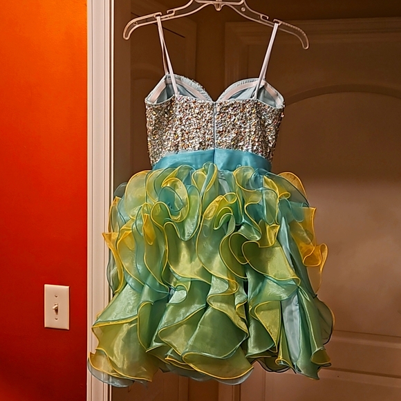 Narianna rhinestone cocktail/prom dress - Picture 3 of 4